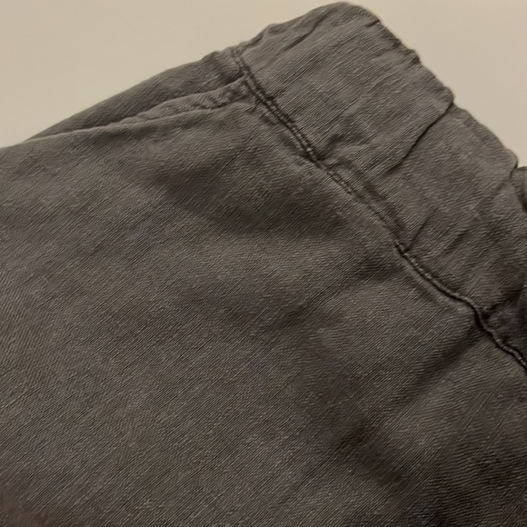 🌻 Grey Fabric High Waist Shorts - Picture 2 of 3